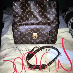 Authentic Louis Vuitton Metis Hobo